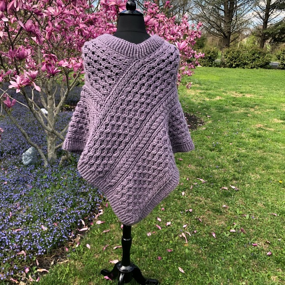 Handmade Lavena Celtic Poncho by BLD - Picture 2 of 5